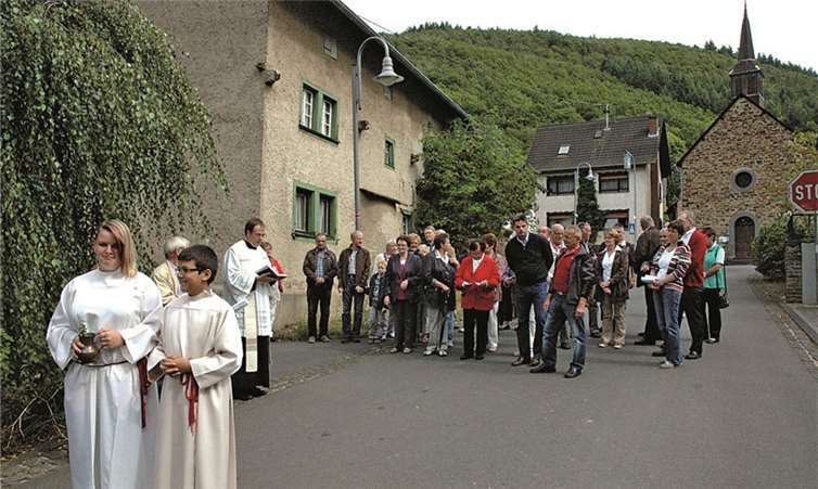 Von der Kapelle ging es zu den Heiligenhäuschen. UM