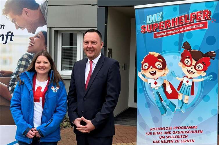 Von link: Daniela Köhler (DRK Kreisverband Neuwied), David Meurer (Geschäftsführer GSG Neuwied mbH).  Foto: privat