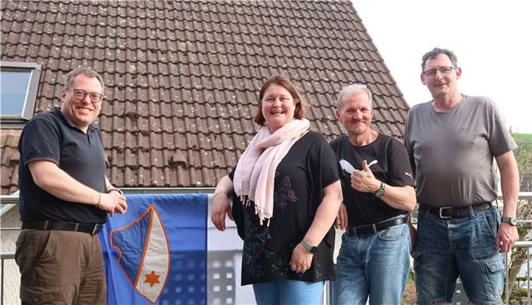 Von links: 1. Vorsitzender Boris Adams, Kassierer Yvonne Adams van Beek, Beisitzer Martin Bungart, 2. Vorsitzender Martin Orawetz bei der Vorstandssitzung im April 2024.  Foto: Roland Thees