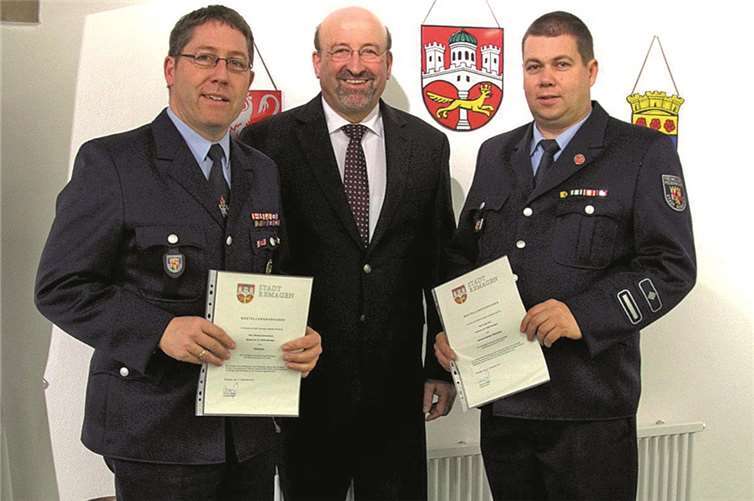 Von links: Amtierender Wehrleiter Michael Zimmermann, Bürgermeister Herbert Georgi und Stellvertreter Ingo Wolf.privat