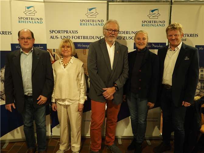 Von links: Andreas Nell (stellvertretender Vorsitzender und Kreisjugendwart), Mascha Glinitzki (Frauenvertreterin), Mike Leibauer (Sportkreisvorsitzender), Monika Sauer (Präsidentin Sportbund Rheinland) und Martin Weinitschke (Geschäftsführer Sportbund Rheinland).  Foto: Sportbund Rheinland