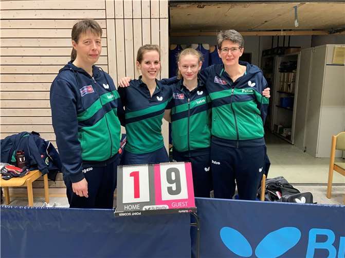 Von links: Angela Schönau, Steffi Klein, Luisa Düchting, Petra Schoulen.  Foto: TTC GW Fritzdorf Damen