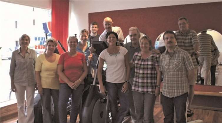 Von links: Angela Seeberg, Monika Grodtke, Helma Scherber, Sylvia Wirges, André Konle, Herbert Melsbach, Susanne Haas, Peter Hünermann, Siglinde Arzdorf, Uwe Böckling, Paul Ganzer. Es fehlen: Christopher Gonschior, Alexander Smirnow, Wolfgang Kochhan und Uli Lebernegg.Privat