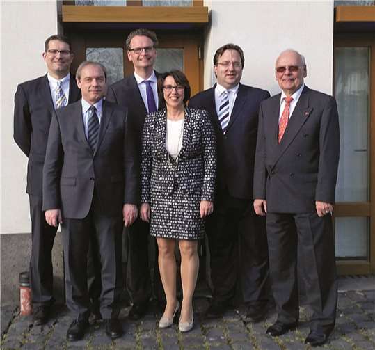 Von links: CDU-Geschäftsführer Herr Kramme, der stellvertretende Kreisvorsitzende Herr Großmann, Staatssekretär Herr Dr. Krings, Vize-Landrätin Frau Josten-Schneider, CDU Vorsitzender Baron und Vize-Bürgermeister Wehage. privat