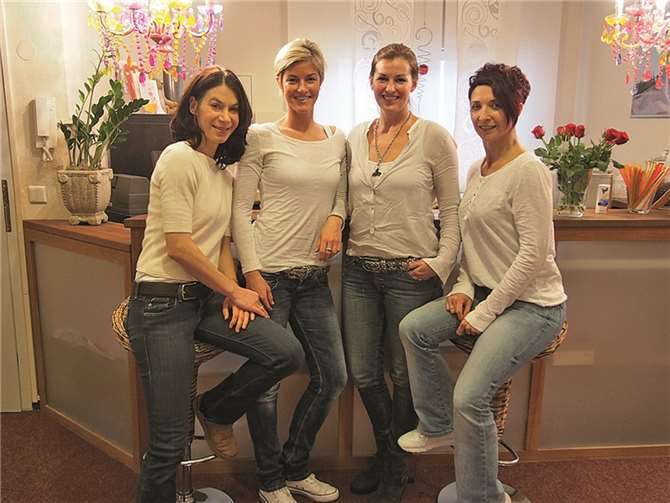 (Von links) Daniela Grevenrath, Katharina Wahl, Susanna Urbanus-Wahl und Nicole Wilkes - das Team von Spirit und Dance. UBU