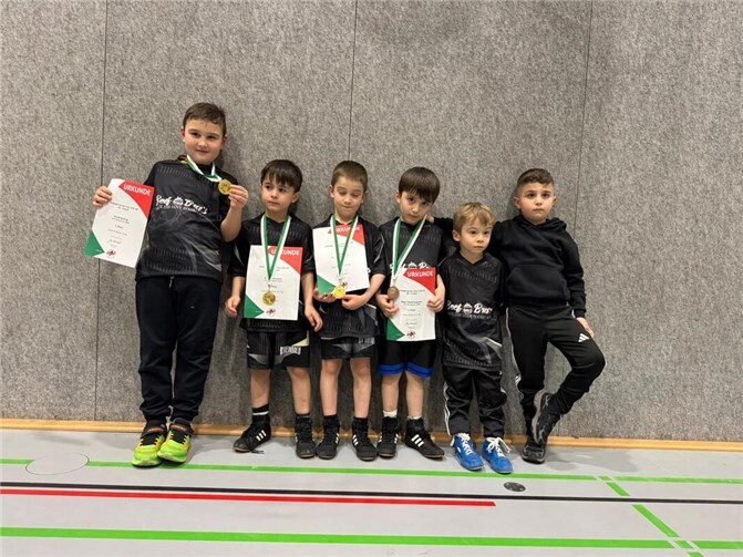 Von links: David Spulling, Ahmad Kasumov, Yunus Isaev, Abul-Malik Kasumov, Yusuf Isaev und Hamza Celik.Foto: privat