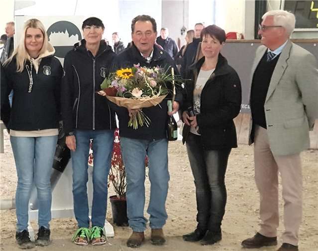 Von links: Denise Ewenz, Uschi Ewenz, Helmut Ewenz, Tanja Aust, Bruno Eidam  Foto: Uwe Lederer