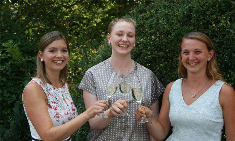 Von links: Denise Wagner, Laura Gerhardt und Bärbel Ellwanger. Moselwein e. V./ Ansgar Schmitz