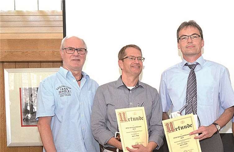 Von links: Die Gewinner des DTSA-Vereinswettbewerbs mit dem TRP-Beauftragten Bernd Andres, Michael P. Kramer (Ingelheim), Volker Wäschenbach (Saulheim) und Ulrich Kuss (1. TGC Redoute Koblenz/Neuwied). Lothar Röhricht