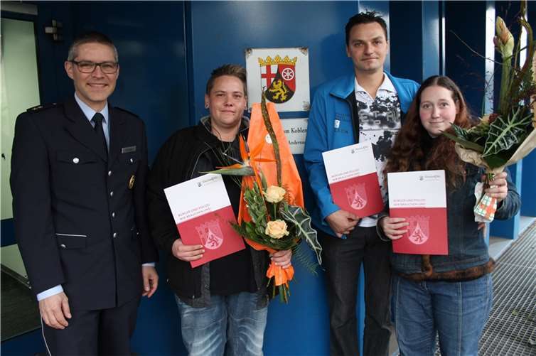 Von links: Dienststellenleiter PI Andernach, Björn Neureuter, Melanie Di Gloria, Christoph Wieczorek, Jessica Conrad. PI Andernach