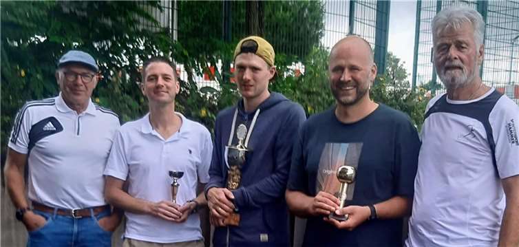 Von links: Dietrich Rockenfeller, Ralph Desgronte, Matthias Klappert, Sven Dau und Karl-Werner Kunz  Foto: LT Puderbach