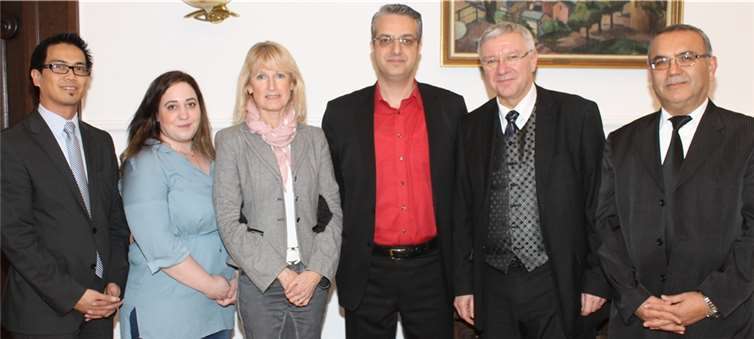 Von links: Dirk Schäfer, Betül Cift, Bürgermeisterin Marie-Theres Hammes-Rosenstein, Serkan Genc, OB Hofmann-Göttig und Yüksel Turfan.privat