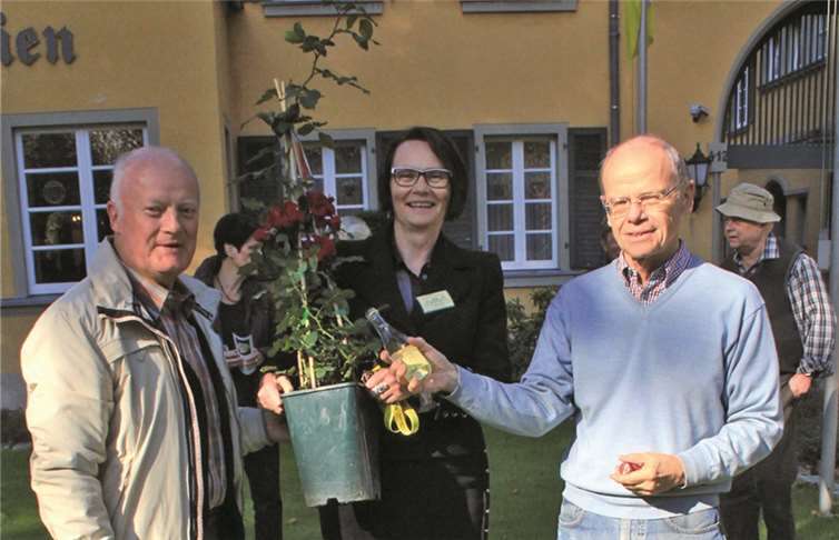 Von links: Dr. Jörg Köpke, Sydonia Morcinek, Bernd Hölzenbein.Anneliese Hölzenbein