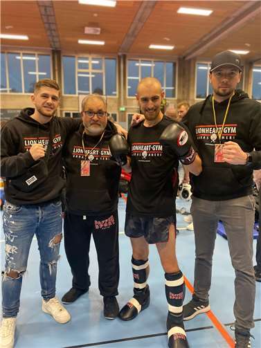 Von links: Enrik Smijli, Abbas Ameri, Vizemeister Louis Schönberg, Björn Kerckhoff. Foto: privat