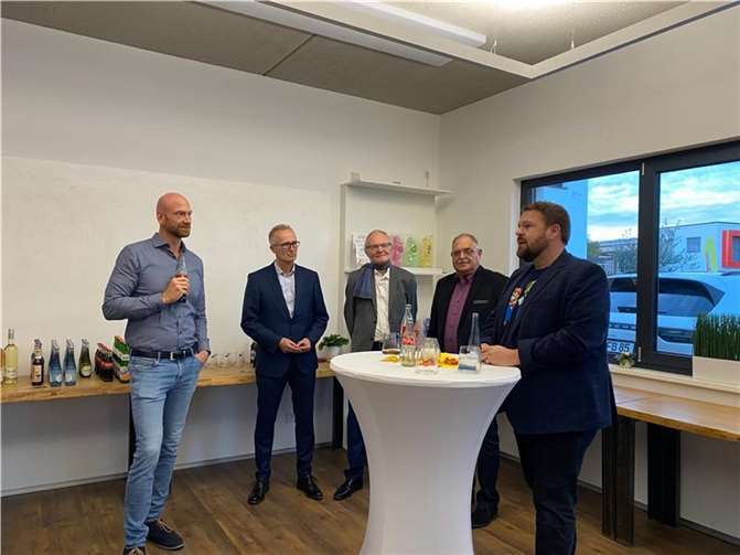 Von links: Fabian Baldus, Prof. Martin Kaschny, Herbert Speyerer, Günther Bomm, Bürgermeister Christoph Mohr.  Foto: FDP Bendorf