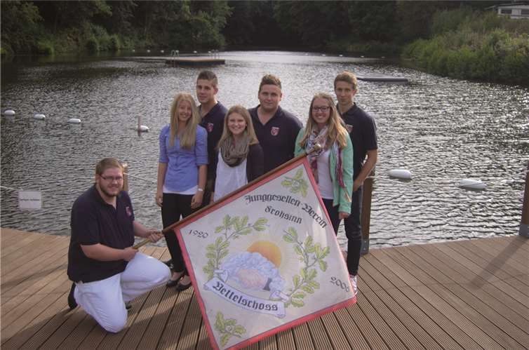 (Von links) Fähnrich Markus Teuner, Jenny Kagel, Kevin Dreide, Saskia Eulenbach, Dennis Feinhals, Isabel Limbach und Dennis Lobenstein. privat