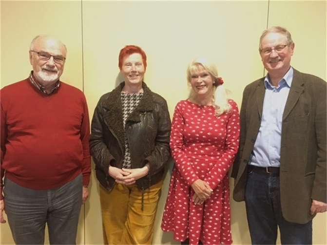 Von links: Hans Bachmeier (Kassierer), Waltraud Menzel (Wanderwartin), Ursula Botthof-Speiser (Vorsitzende), Dr. Christoph Abs (stellvertretender Vorsitzender). Foto: privat