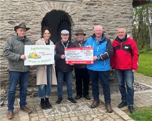 Von links: Herbert Liesenfeld, Katja Masendorf (Hospizverein Koblenz), Arnold Klinkner, Karl-Heinz Fink, Lothar Stein und Hermann Mohr. Foto: privat