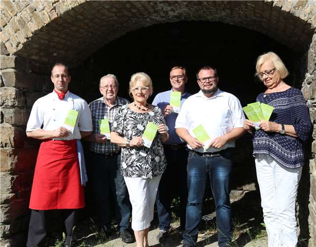 Von links Hotelier Michael Helling - Peter Lindemann GGH - Gretel Leinz GGH - Werner Prümm Stadtverwaltung - Andreas Stettler GGH - Karin Patt-Wüst Kulturverein. GM