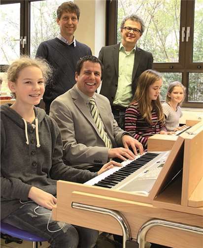 (Von links) Ideengeber Manfred Sistig, Fachbereichsleiter Klaus Kreuzer und Wolfgang Rösner (Bildmitte).Gerd Haenschke