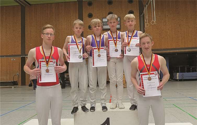 (Von links) Jens Winterhagen, Falk Brenner, Adrian Schumacher, Maxim Breidenbach, Jan Broda und Michael Henrich. privat