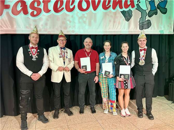 Von links: KG-Vorsitzender David Schneider, RKK-Beauftragter Erwin Rüddel, Patrick Wehmeijer, Britta Huhn, Anja Randt und Sitzungspräsident Luca Schipke  Foto: Stefan Betzing