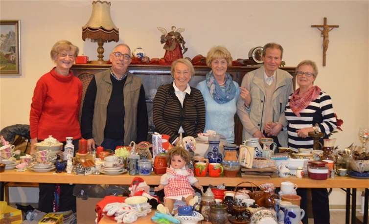 (Von links) Käthe-Luise vom Felde; Antonius Kohlhaas, Vorsitzender; Loni Wershofen; Erika Brakhahn; Hermann Klein; Gerda Kohlhaas. privat