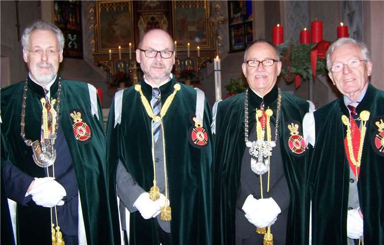 Von links: Karl Häfner, Leitender Großkomtur, Hans Thielen, Kanzler, Hajo Reif, Großkomtur an der Kapitelkirche, Hans-Josef Koggel, Leitender Großkomtur Emirit. Foto: privat