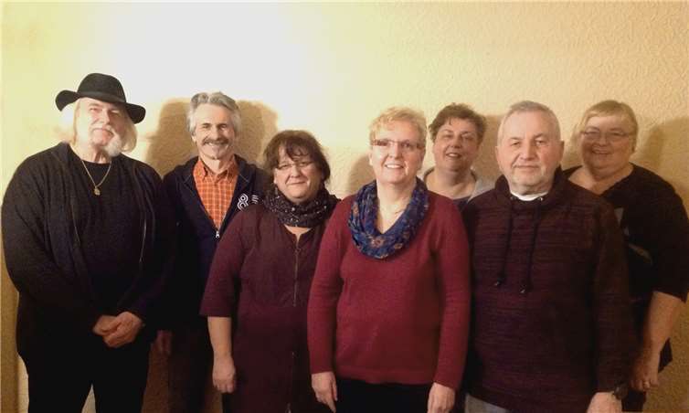(Von links) Kenneth-Edward Swinscoe (Vorsitzender), Viktor Neufeld (Künstlerischer Leiter), Kornelia Kehr-Schmitz (Beisitzerin), Beate Thiel (Beisitzerin), Bianca Dworatzek (Schriftführerin), Hans-Josef Schmitz (stellvertretender Vorsitzender und Schatzmeister), Iris Neuhaus (Beisitzerin), nicht im Bild Christina Schiller (Beisitzerin). privat