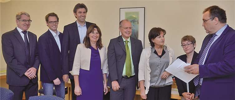 Von links: Klaus Terharn, Oliver Erven, Oliver Kreh, Mechthild Heil, Dr. Volker Weissinger, Marlene Mortler, Dr. Kirsten Reinhard und Dr. Hubert Buschmann. Vollrath Presse/Hans-Jürgen Vollrath