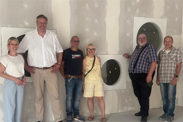 Von links: Lana Horstmann, MdL, Alexander Schweitzer, Fraktionsvorsitzender, Patrick Götzke, Kita-Leiter, Kamila Paterek-Riedrich - 1. Beigeordnete, Ulrich Schreiber - Stadtbürgermeister / TrägerKamila Paterek-Riedrich - 1. Beigeordnete und Michael Seidel - Beigeordneter