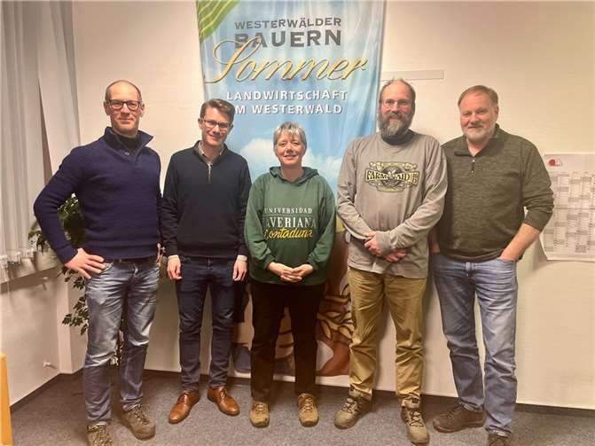 Von links: Markus Mille (Geschäftsführer BWV), Kevin Ferdinand-Nebgen (Vorstandsmitglied B90/Die Grüne). Ine Schmale (Vorstandsmitglied B90/Die Grüne); Hans-Georg Schmidt (Vorstandsmitglied BWV) Matthias Müller (Kreisbauernvorsitzender). Aufnahme von Sarah Schell-Hahn (Bad Marienberg). Foto: privat