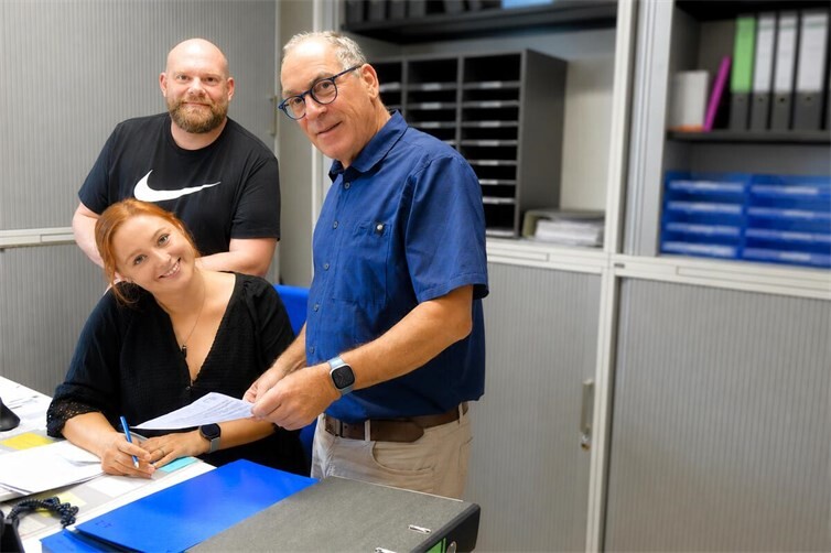 (Von links) Martin See, Anna Jakobs, Rüdiger Stiehl und (nicht auf dem Foto) Sandra Fabrello laden herzlich zur ehrenamtlichen Mitarbeit im evangelischen Betreuungsverein ein.