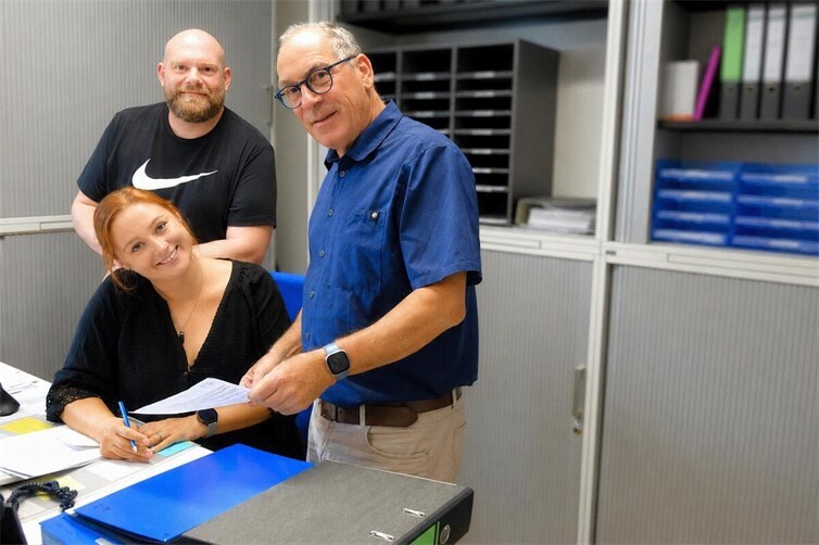 (Von links) Martin See, Anna Jakobs, Rüdiger Stiehl und (nicht auf dem Foto) Sandra Fabrello laden herzlich zur ehrenamtlichen Mitarbeit im evangelischen Betreuungsverein ein.
