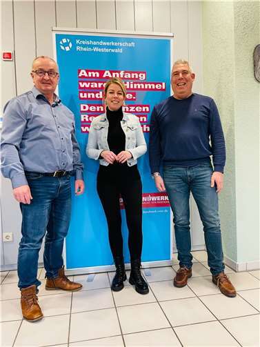 Von links: Matthias Dahmen, Geschäftsstellenleiter, Lana Horstmann, MdL und Ralf Winn, Kreishandwerksmeister führten einen guten Austausch.  Foto: Fr. Hergt