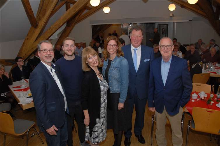 Von links: MdL Sven Lefkowitz, Martin Diedenhofen, Cecile Kroppach, Ministerin Bätzing-Lichtenthäler, Bürgermeister Rasbach und Fredi Winter.Fotos: privat