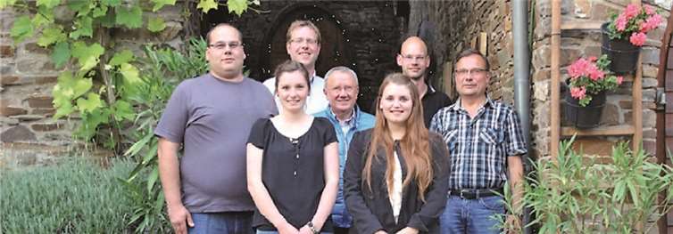 (Von links) Michael Wegrzynowski, Franziska Hammes, Arnd Thönnes, Franz-Josef Hammes. Leah Konrath, Matthias Schunk und Michael Löhr teilen ihre Vorfreude auf das Winzerhöfefest. privat