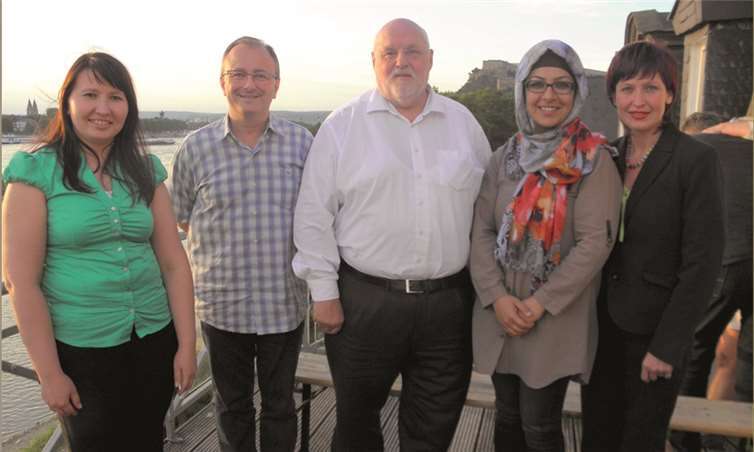 (Von links) Natalia Reimer-Gutsch, Prof. Dr. Ziya Akcetin, Dieter Klöckner, MdL, Fatma Sönmez und Natalja Kreuter freuen sich über ihre Arbeit im Landesvorstand AG Migration und Vielfalt. privat