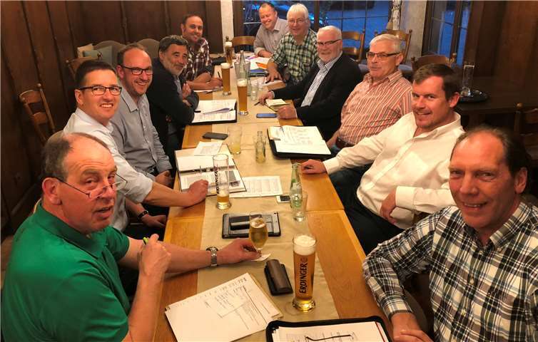 Von links: Ortsbürgermeister Walter Hain, Christoph Stoffel, Fraktionsvorsitzender Johannes Liesenfeld, VG-Beigeordneter Werner Merkenich, Ortsbürgermeister Jens Firmenich, Jörg Johann , Alfred Christ, Ortsbürgermeister René Henric, Stellvertretender Fraktionsvorsitzender Manfred Frickel, Christian Comes, Ortsbürgermeister Paul Kreber. privat