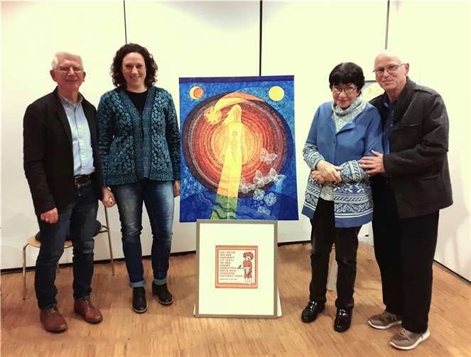Von links: Pfarrer Werner Zupp, Johanna Schnorr (Leiterin Buch- u. Kunsthandlung Maria Laach) Beate und Ulrich Heinen  Foto: Georg Schuch