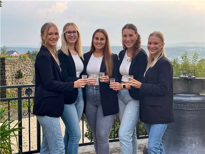 Von links: Pia Klaus, Jelena Scheidt, Lena Kern, Maren Birrenbach, Emily Klaus  Foto: VVV Dattenberg/Marina Kurtenbach