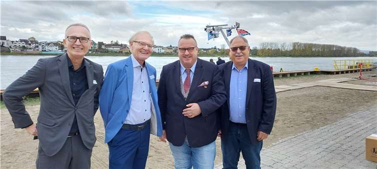 Von links: Prof. Kaschny, H. Speyerer, A. Becht, G. Bomm Foto: privat