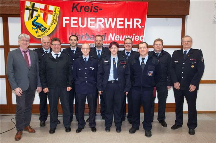 Von links: Ralf Seemann, Bernd Dillbahner, Andreas Schmidt, Matthias Lemgen, Marcel Hof, Martin Heumann, Sandra Schopp, Knut Walldorf, Andreas Buhr, Holger Kurz und Armin Bierbrauer  Foto: Kreisfeuerwehrverband/Wolfgang Tischler
