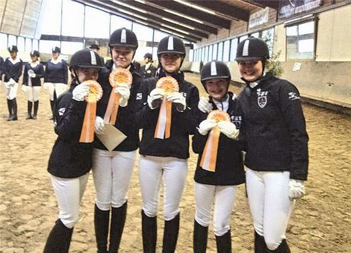 Von links: Sarah und Laura Kurz, Sophie Rosenstein, Hannah Langhardt, Denise Ewenz.Privat