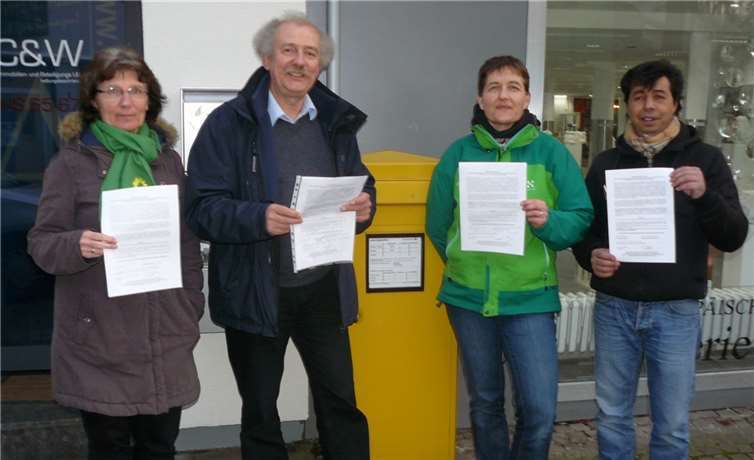 Von links Stadtratsmitglieder Karin Keelan und Frank Bliss, Anette Kirby, Ortsbeiratsmitglied aus Kripp, und Stadtratsmitglied Ali Tzinali.Privat