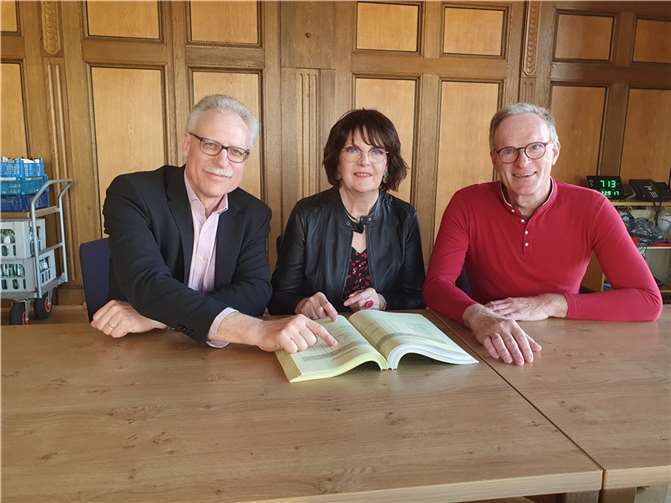 Von links: Stellv. Vorsitzender Dr. Georg Wilmers, Fraktionsvorsitzende Martina Koch, Geschäftsführer Reimund Koch.  Foto: SPD Rheinbach