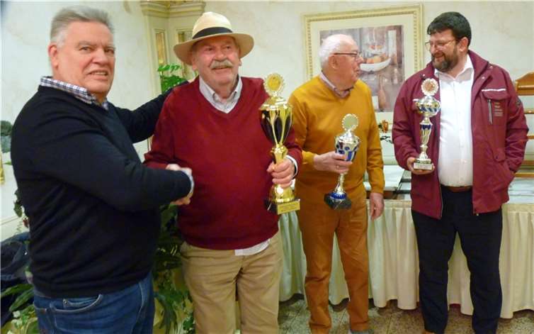 Von links: Vorsitzender Manfred Krüger, Heribert Stockhausen, Günther Theisen, Thomas Müller  Foto: Skatfreunde Meckenheim