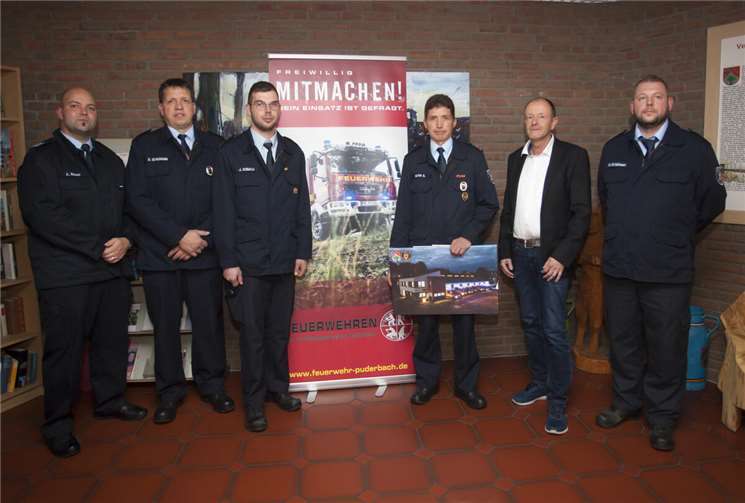 Von links: Wehrleiter Alexander Neuer, Dieter Schumann, Jonas Asbach, Sven Born, Diethelm Stein und Markus Schlösser.  Foto: Wolfgang Tischler