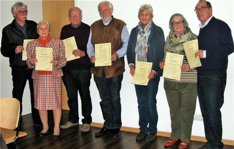 (Von links) Willi Smits, Rosemarie Siebelds, Klaus Schneidewind, Michael Pfeifer, Marion Eisler, Heide Drolshagen und Rüdiger Stiehl. privat