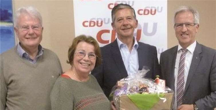 Von links: Winfried Henrichs, Christa Podzuhn, Franz-Peter Hoffend und Josef Dötsch. privat